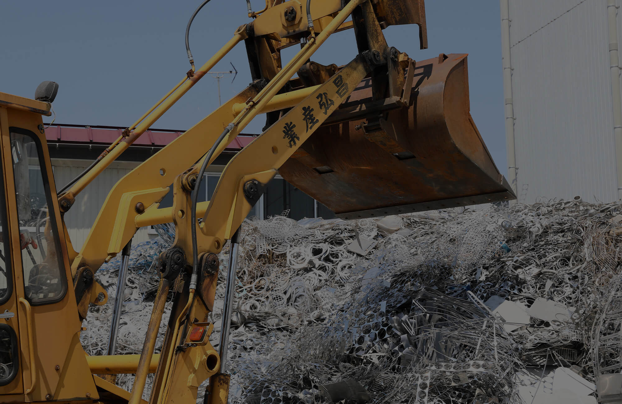 bnr_contact_bg